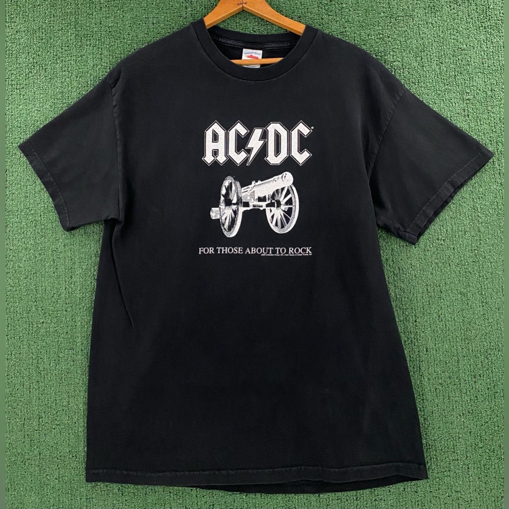 Vintage 2004 AC/DC Cannon For Those About To Rock Band T-Shirt Men's Size Medium